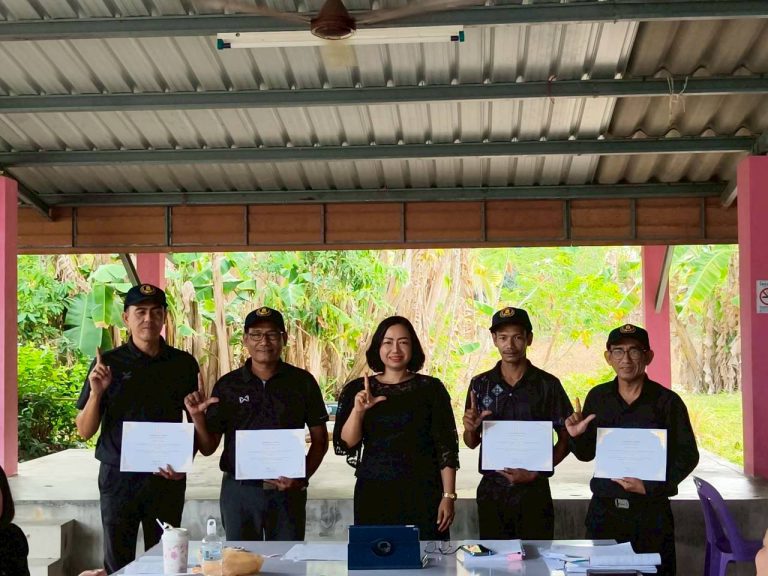 ผู้อำนวยการศูนย์ ส่งเสริมการเรียนรู้ระดับอำเภอกันตัง ประธานที่ประชุม พร้อมด้วย ข้าราชการครู ครูศูนย์การเรียนรู้ และบุคลากรทางการศึกษาจัดประชุมบุคลากรประจำเดือนมีนาคม