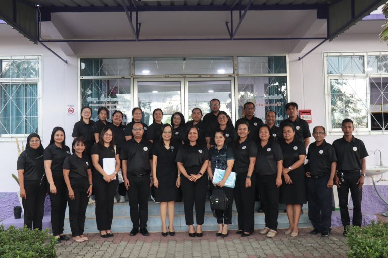 ร่วมต้อนรับคณะนิเทศจาก สกร.ประจำจังหวัดตรัง ลงพื้นที่นิเทศ เตรียมความพร้อมรับการประเมินคุณภาพภายนอกของ สมศ. และการดำเนินงานเพื่อยกระดับคุณภาพการจัดการศึกษา สังกัดสำนักงานส่งเสริมการเรียนรู้ประจำจังหวัดตรัง