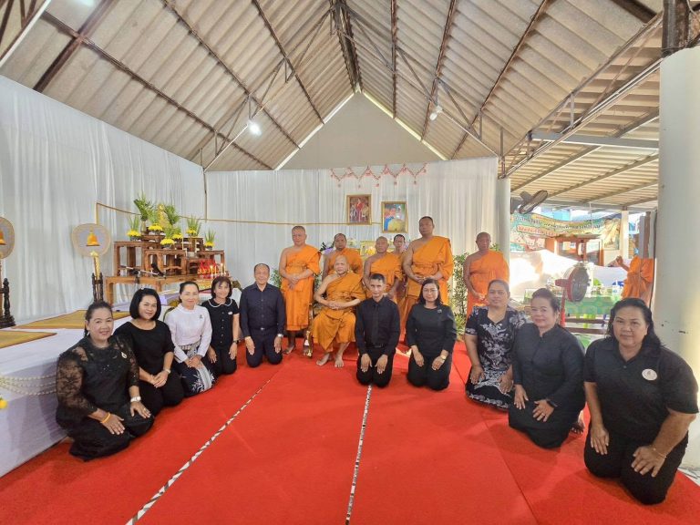 เข้าร่วมพิธีสวดพระพุทธมนต์และเจริญจิตตภาวนาอุทิศถวายพระราชกุศล แด่สมเด็จพระนางเจ้าสิริกิติ์พระบรมราชินีนาถ พระบรมราชชนนีพันปีหลวง ณ วัดกันตังใต้ หมู่ที่ 6 ตำบลกันตังใต้ อำเภอกันตัง จังหวัดตรัง