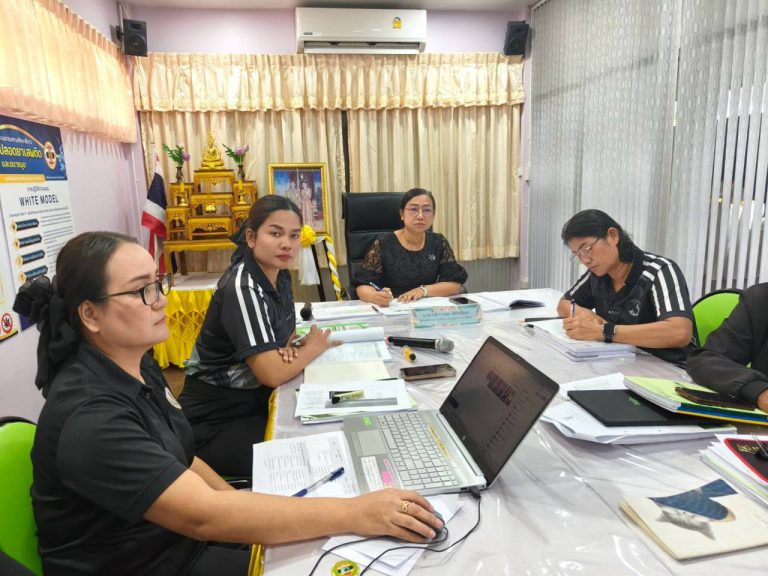 ประชุมร่วมกับคณะกรรมการประเมินคุณภาพภายนอก (สมศ.) เพื่อรับทราบแนวทางและเตรียมความพร้อมรับการประเมินคุณภาพภายนอก