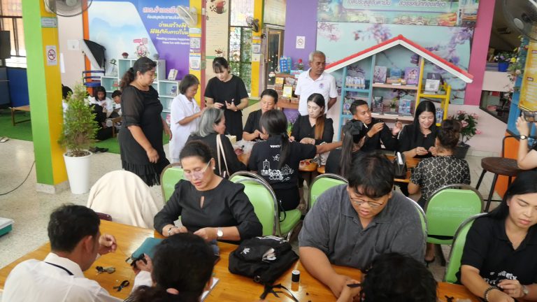 จัดกิจกรรมทำ “โบว์ริบบิ้นไว้อาลัย ” เพื่อถวายความอาลัย แด่สมเด็จพระนางเจ้าสิริกิติ์ พระบรมราชินีนาถ พระบรมราชชนนีพันปีหลวง