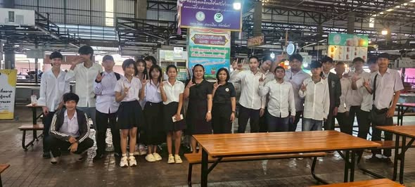 มุนเวียนมุมหนังสือสำหรับชาวตลาด ณ ตลาดชินตา