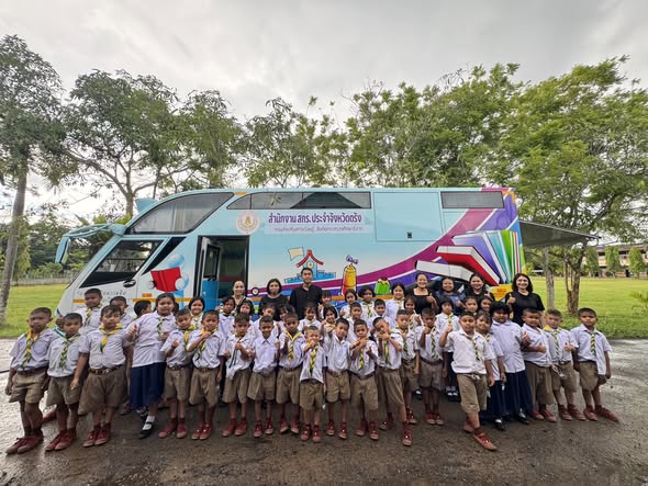 กิจกรรมส่งเสริมการอ่านและการเรียนรู้ตลอดชีวิต รถห้องสมุดเคลื่อนที่ ณ โรงเรียนบ้านนาป้อ