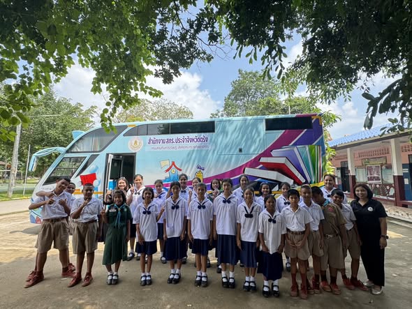 กิจกรรมส่งเสริมการอ่านและการเรียนรู้ตลอดชีวิต รถห้องสมุดเคลื่อนที่ ณ โรงเรียนวัดแจ้ง