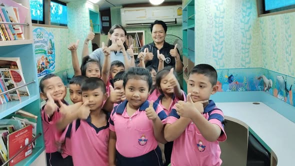 กิจกรรมส่งเสริมการอ่านและการเรียนรู้ตลอดชีวิต รถห้องสมุดเคลื่อนที่ ณ โรงเรียนมิตรภาพที่ 31