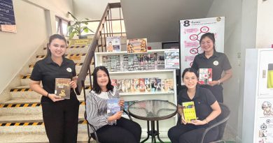 หมุนเวียนมุมหนังสือหมู่บ้าน